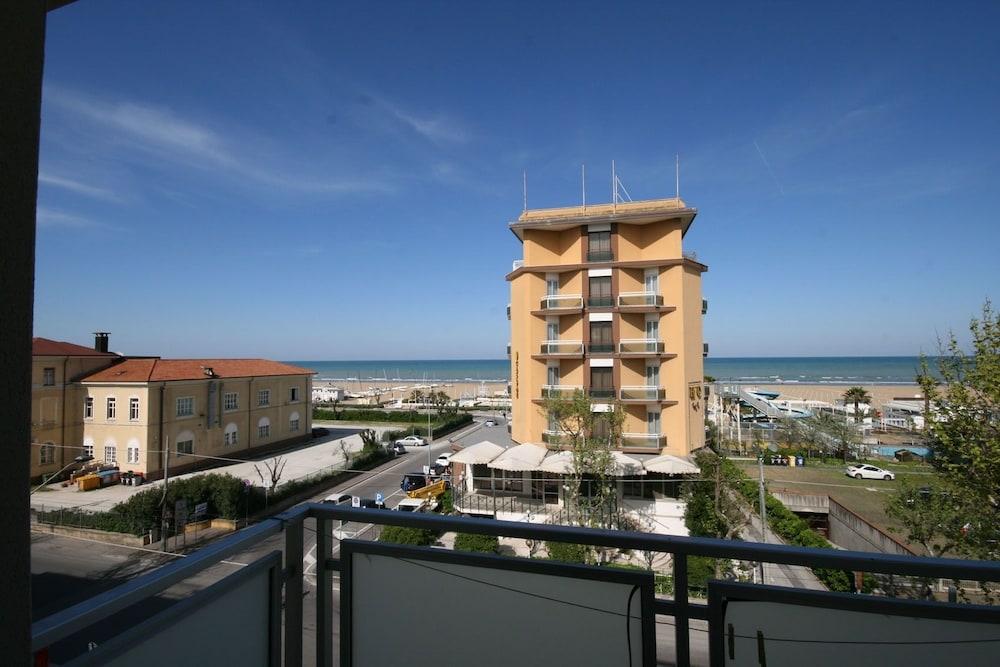 Hotel Sole Mio ริมินี ภายนอก รูปภาพ