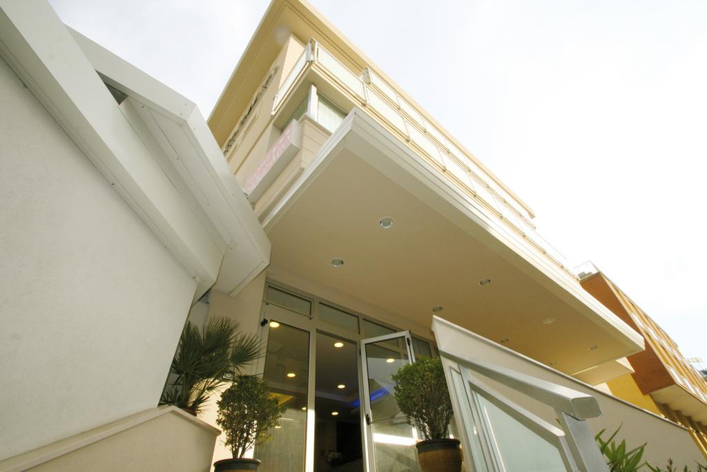 Hotel Sole Mio ริมินี ภายนอก รูปภาพ