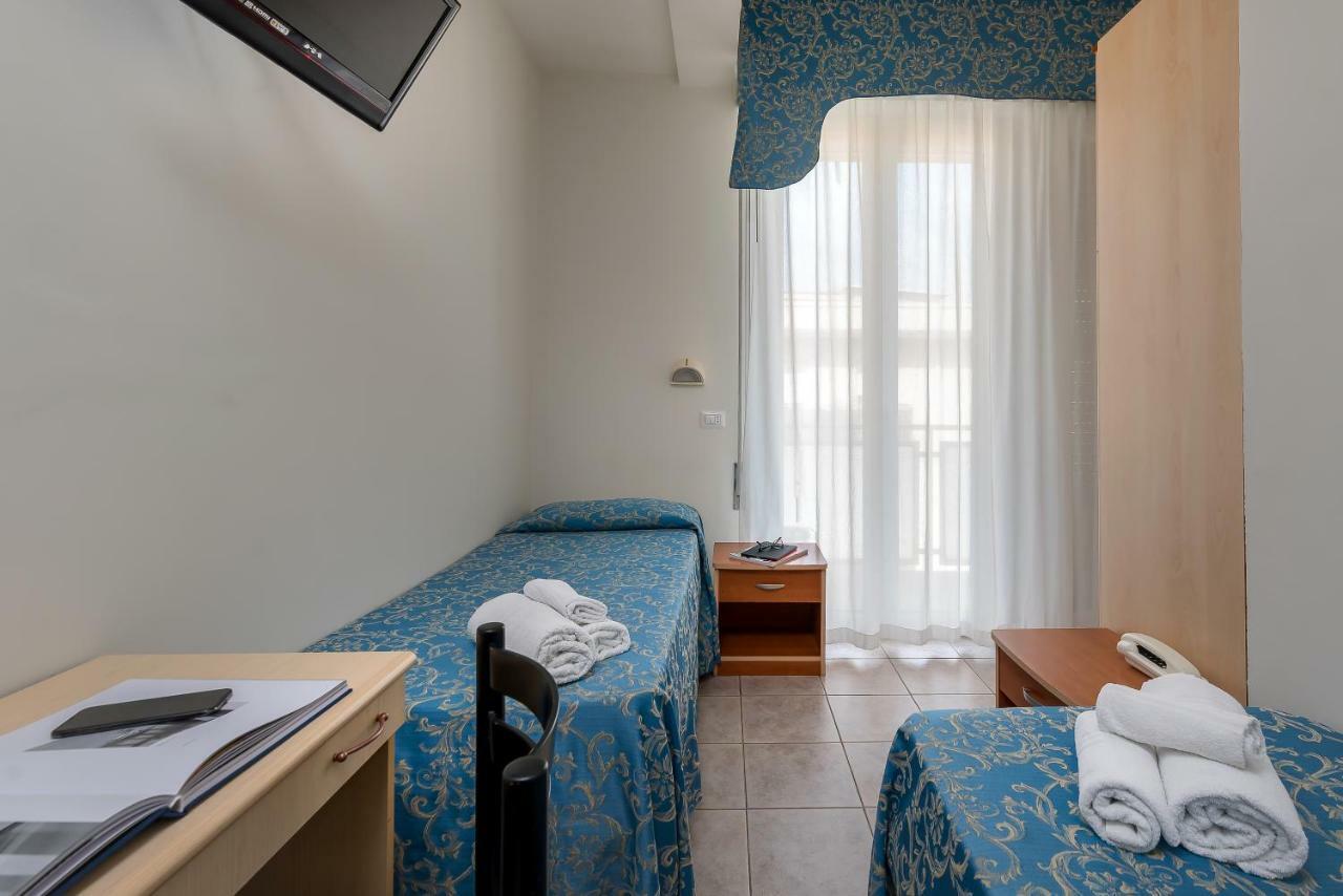 Hotel Sole Mio ริมินี ภายนอก รูปภาพ