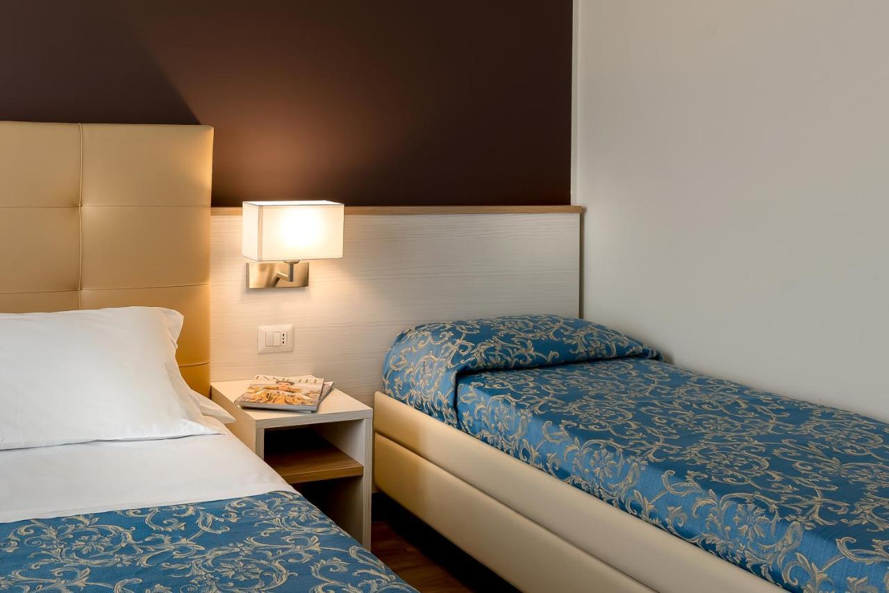 Hotel Sole Mio ริมินี ภายนอก รูปภาพ