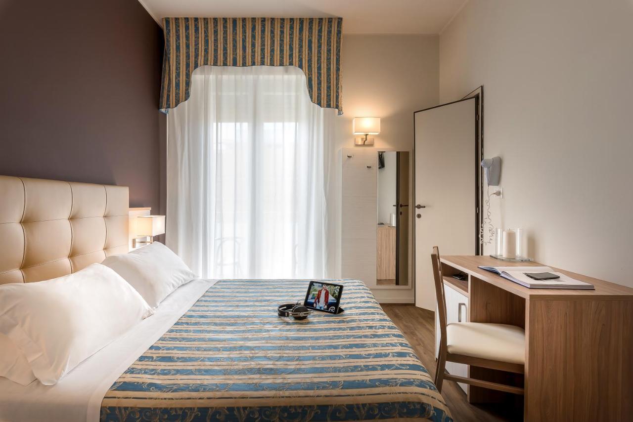 Hotel Sole Mio ริมินี ภายนอก รูปภาพ