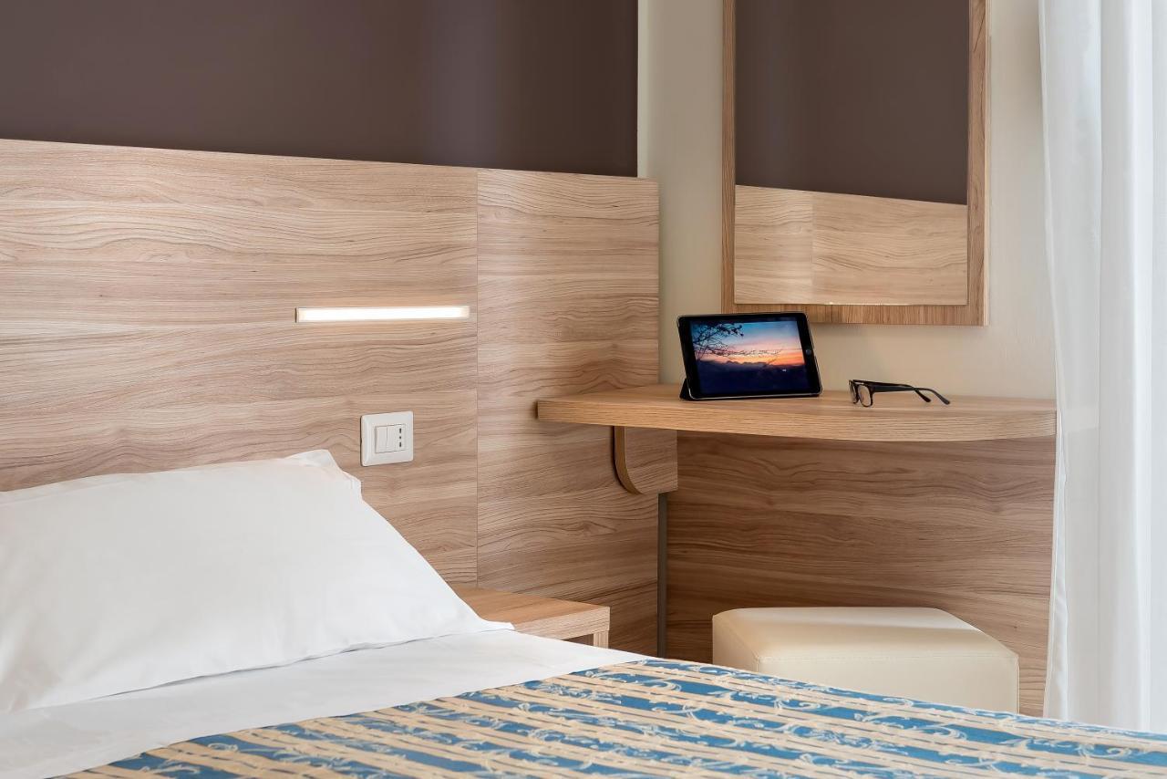Hotel Sole Mio ริมินี ภายนอก รูปภาพ