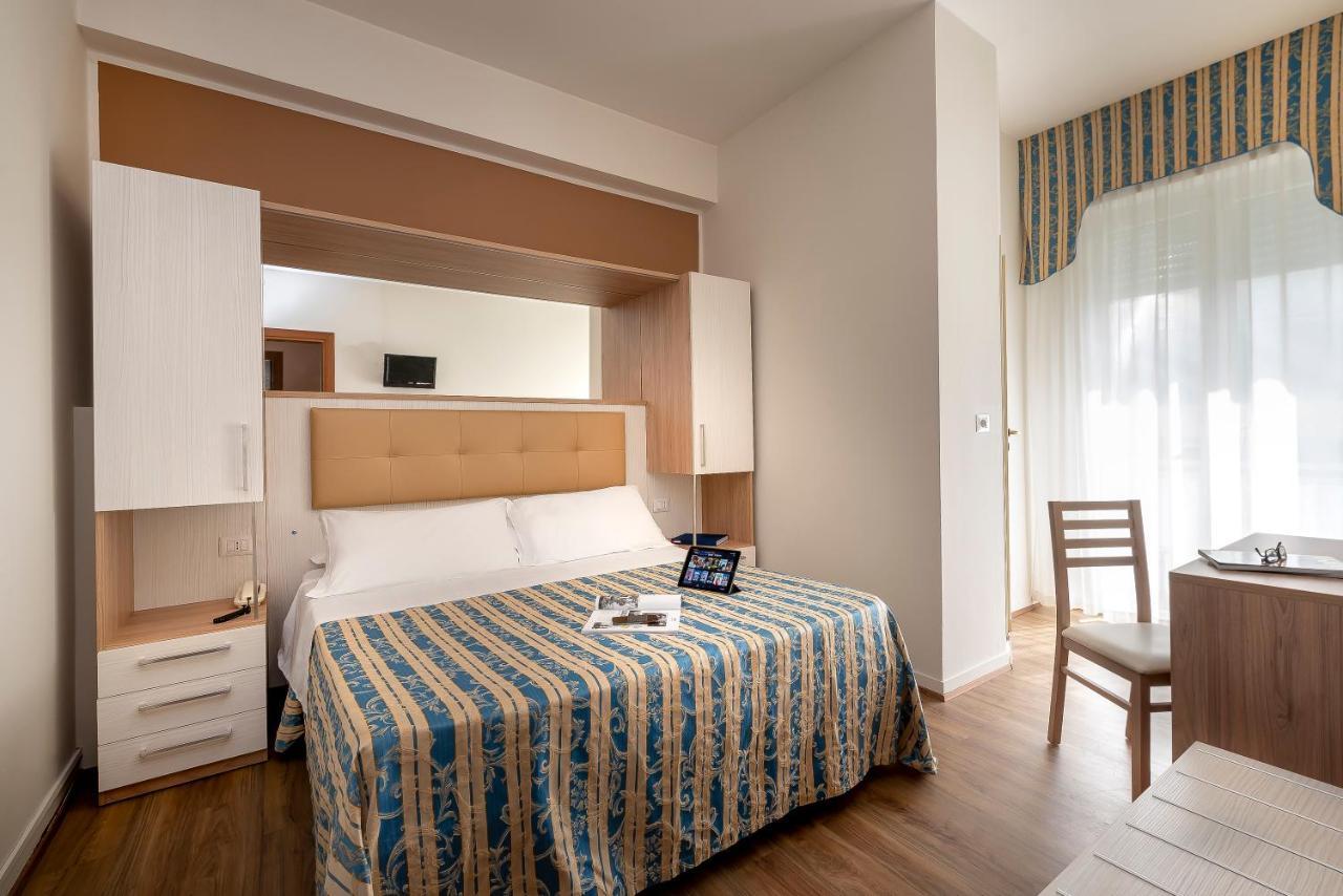 Hotel Sole Mio ริมินี ภายนอก รูปภาพ